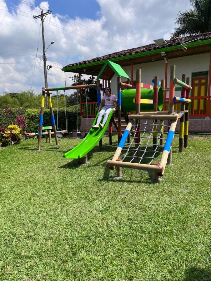 Alojamiento Campestre Hawaii Montenegro Buitenkant foto