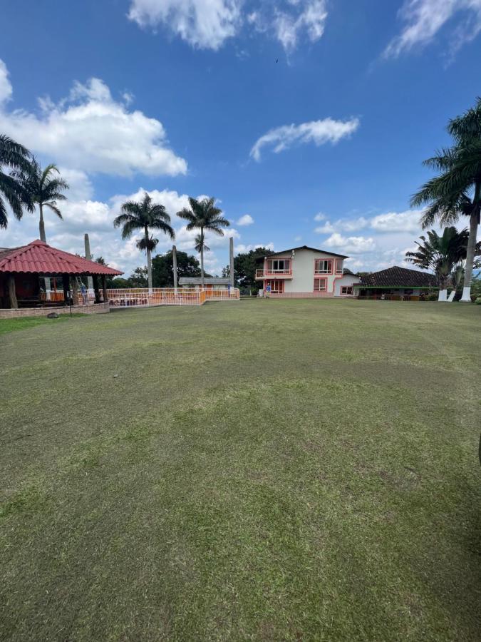 Alojamiento Campestre Hawaii Montenegro Buitenkant foto