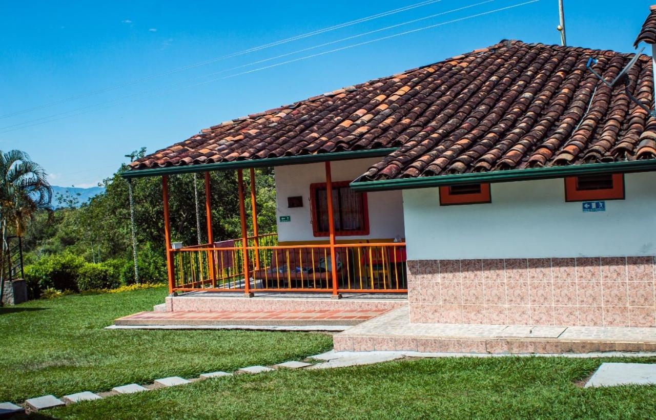 Alojamiento Campestre Hawaii Montenegro Buitenkant foto